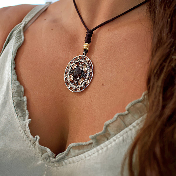 MEDIUM SMOKED QUARTZ MEDALLION (Stock)