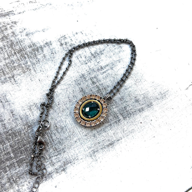 Collar Esmeralda Orla de Calcedonias Plata de Ley