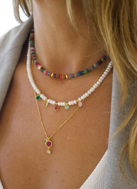 PEARLS AND NATURAL STONES NECKLACE